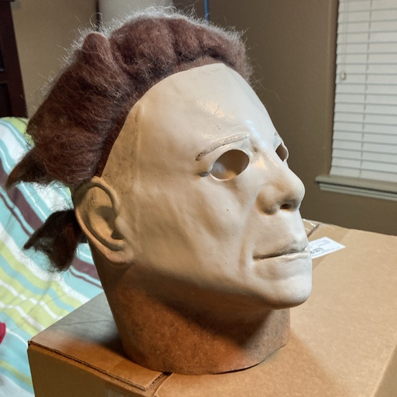 Halloween Mask by Trick or Treat Studios Brand. - Picture 6 of 8
